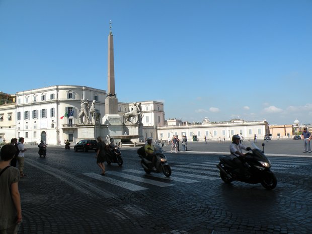  Fontaine des Dioscures